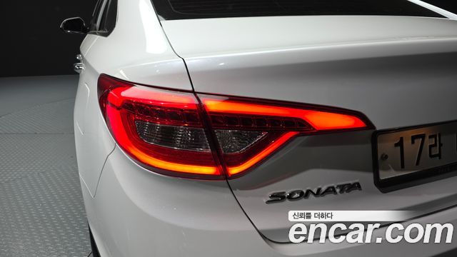 Hyundai Sonata (LF) 1.7 Diesel Smart Special 2016 — фото 23