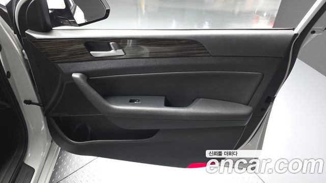 Hyundai Sonata (LF) 1.7 Diesel Smart Special 2016 — фото 24