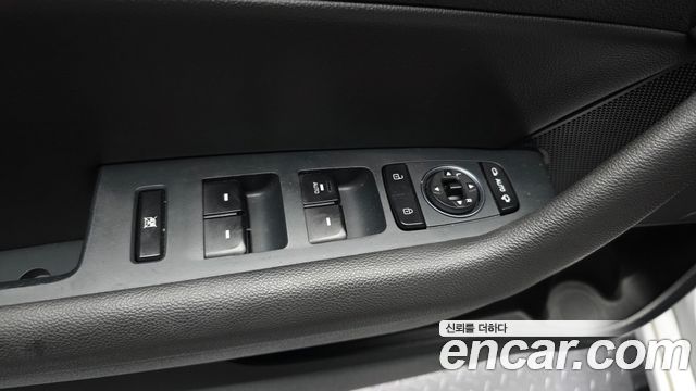 Hyundai Sonata (LF) 1.7 Diesel Smart Special 2016 — фото 31