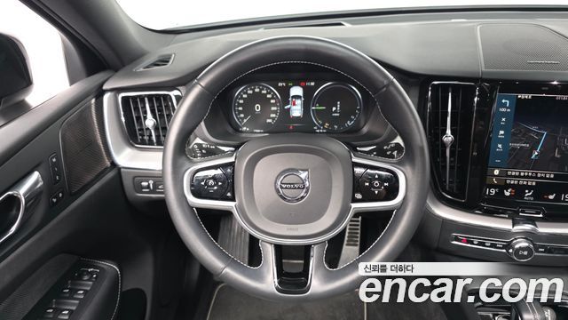 Volvo XC60 (II) T8 R-Design 2021 — фото 13