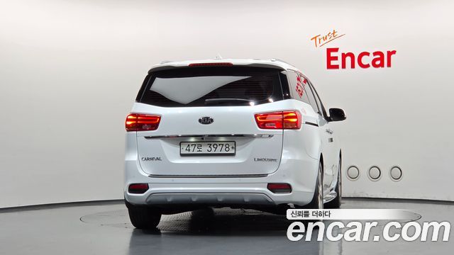 Kia Carnival 7-Seater Limousine President 2019 — фото 4