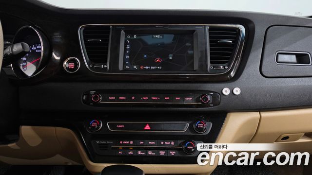 Kia Carnival 7-Seater Limousine President 2019 — фото 17