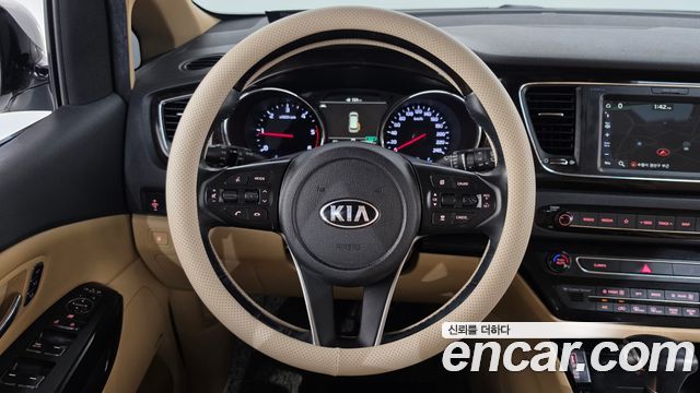 Kia Carnival 7-Seater Limousine President 2019 — фото 18