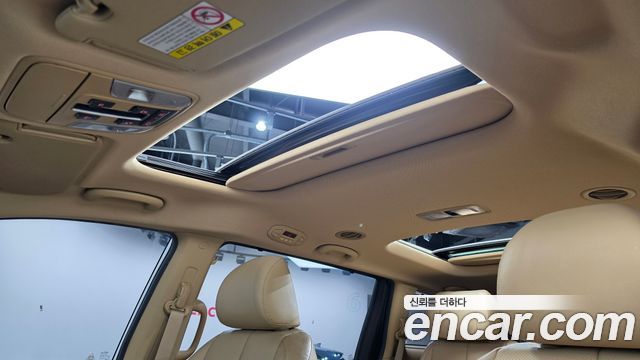 Kia Carnival 7-Seater Limousine President 2019 — фото 22