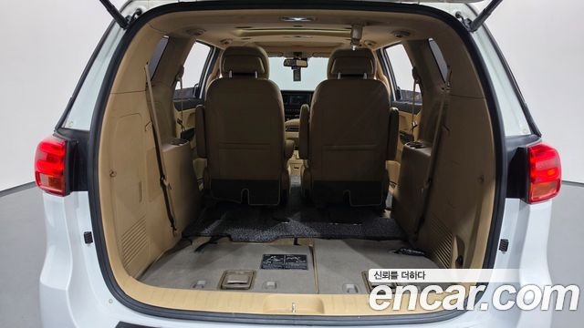 Kia Carnival 7-Seater Limousine President 2019 — фото 24