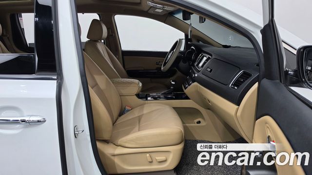Kia Carnival 7-Seater Limousine President 2019 — фото 32