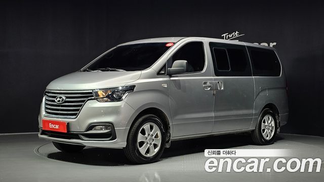 Hyundai Grand Starex 4WD Wagon 12-Seater Smart