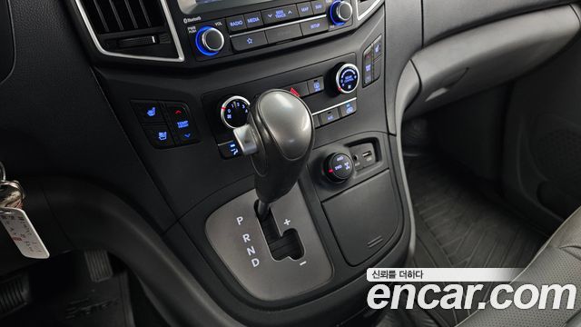 Hyundai Grand Starex 4WD Wagon 12-Seater Smart 2019 — фото 9