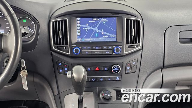 Hyundai Grand Starex 4WD Wagon 12-Seater Smart 2019 — фото 17