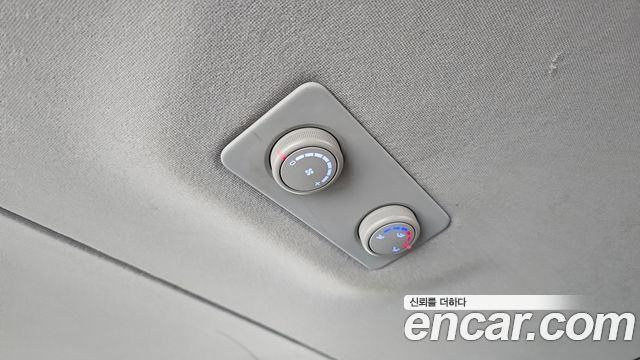 Hyundai Grand Starex 4WD Wagon 12-Seater Smart 2019 — фото 37