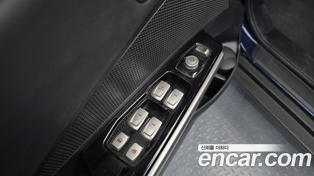 KG Mobility (SsangYong) Tivoli LX 2WD DLX 2015 — фото 12