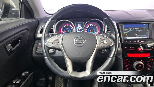KG Mobility (SsangYong) Tivoli LX 2WD DLX 2015 — фото 15