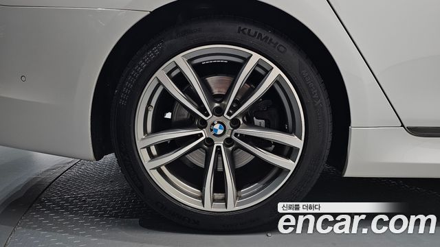 BMW 7 Series (G11) 740d xDrive M Sport 2018 — фото 5