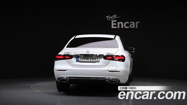 Mercedes-Benz E-Class (W213) E300e 4MATIC Exclusive 2021 — фото 4