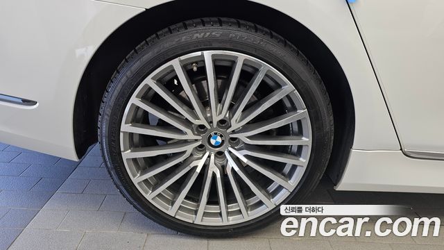 BMW 7 Series (G11) 730Ld xDrive Design Pure Excellence 2021 — фото 5
