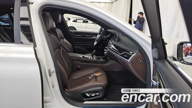 BMW 7 Series (G11) 730Ld xDrive Design Pure Excellence 2021 — фото 11