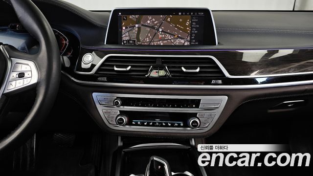 BMW 7 Series (G11) 730Ld xDrive Design Pure Excellence 2021 — фото 14