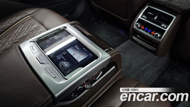 BMW 7 Series (G11) 730Ld xDrive Design Pure Excellence 2021 — фото 18