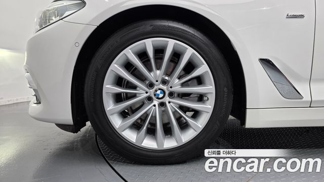 BMW 5 Series (G30) 520d Luxury Special Edition 2018 — фото 5
