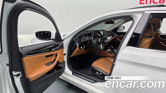 BMW 5 Series (G30) 520d Luxury Special Edition 2018 — фото 10