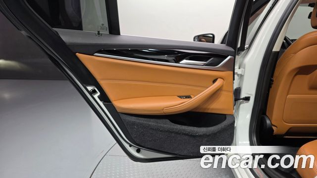 BMW 5 Series (G30) 520d Luxury Special Edition 2018 — фото 25