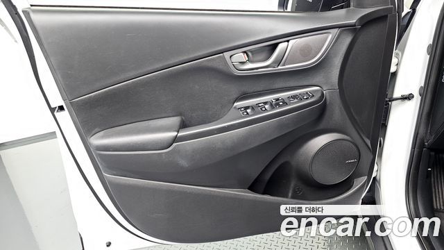 Hyundai Kona Electric Premium 2020 — фото 24