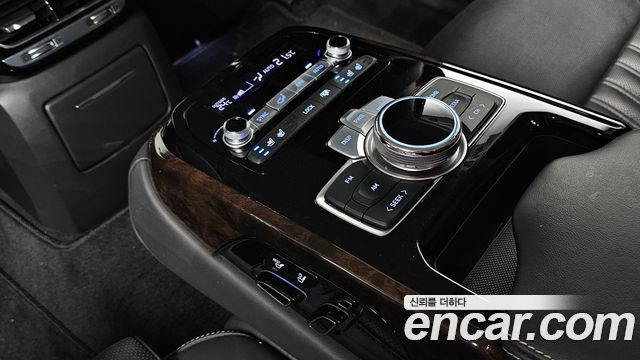Genesis G90 3.8 AWD Luxury 2019 — фото 28
