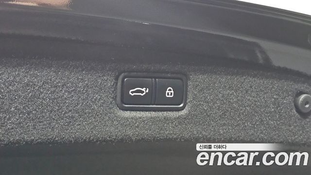 Genesis G90 3.8 AWD Luxury 2019 — фото 32