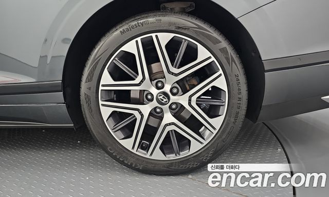 Hyundai Grandeur (GN7) 2,5 Gasoline 2WD Premium 2023 — фото 21