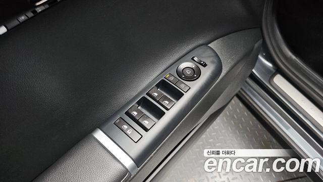 Hyundai Grandeur (GN7) 2,5 Gasoline 2WD Premium 2023 — фото 35