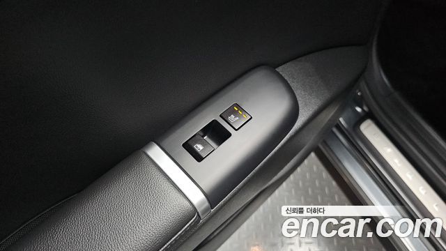 Hyundai Grandeur (GN7) 2,5 Gasoline 2WD Premium 2023 — фото 36