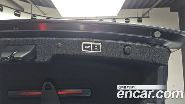 Hyundai Grandeur (GN7) 2,5 Gasoline 2WD Premium 2023 — фото 40