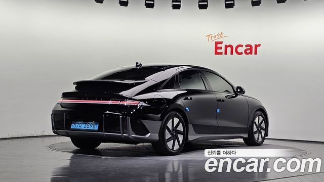 Hyundai Ioniq 6 Long Range Exclusive + 2023 — фото 2