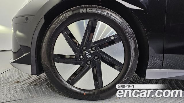 Hyundai Ioniq 6 Long Range Exclusive + 2023 — фото 5