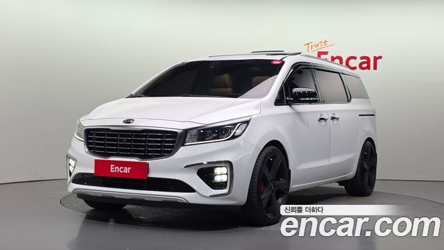 Kia Carnival 7-Seater Limousine President