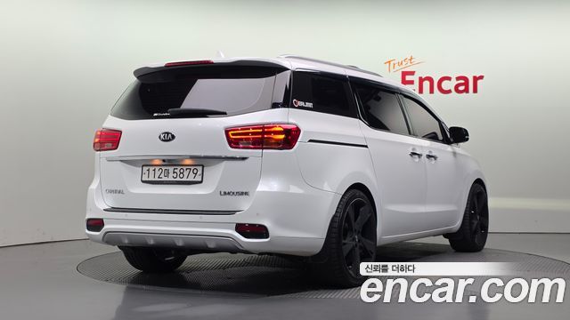 Kia Carnival 7-Seater Limousine President 2020 — фото 2