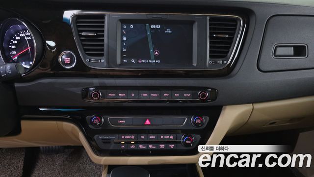 Kia Carnival 7-Seater Limousine President 2020 — фото 14