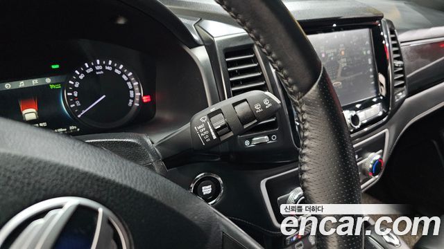 KG Mobility (SsangYong) Rexton Sports Khan Diesel 2.2 4WD Dynamic Edition (5-Link) 2021 — фото 17