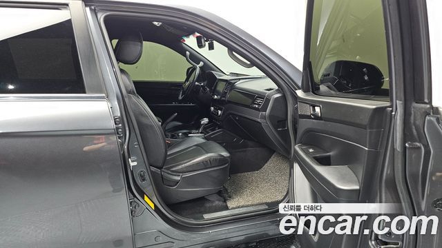 KG Mobility (SsangYong) Rexton Sports Khan Diesel 2.2 4WD Dynamic Edition (5-Link) 2021 — фото 26
