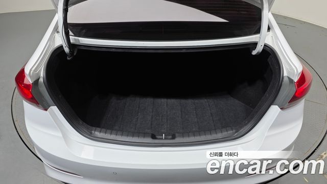 Hyundai Avante (AD) 1.6 GDI Value Plus 2018 — фото 20