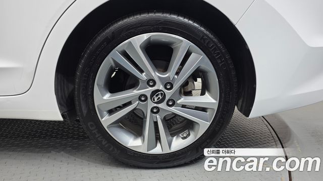 Hyundai Avante (AD) 1.6 GDI Value Plus 2018 — фото 21