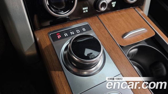 Land Rover Range Rover (IV) 4.4 SDV8 AB LWB DIESEL 2019 — фото 9