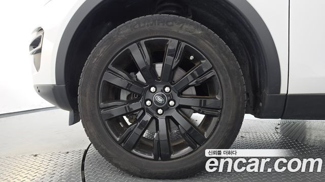 Land Rover Discovery Sport 2.0 TD4 HSE Luxury 2017 — фото 5