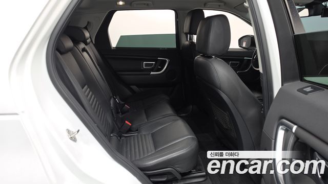 Land Rover Discovery Sport 2.0 TD4 HSE Luxury 2017 — фото 11