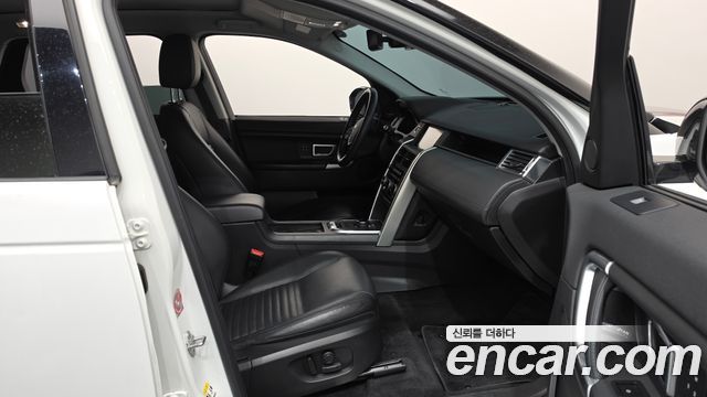 Land Rover Discovery Sport 2.0 TD4 HSE Luxury 2017 — фото 26