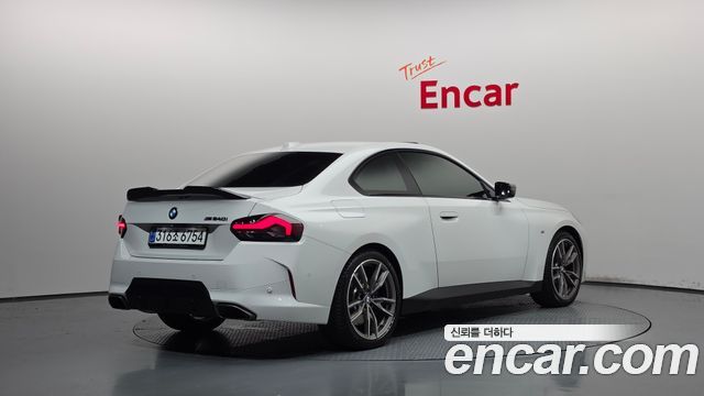 BMW 2 Series (G42) M240i xDrive Coupe 2023 — фото 2
