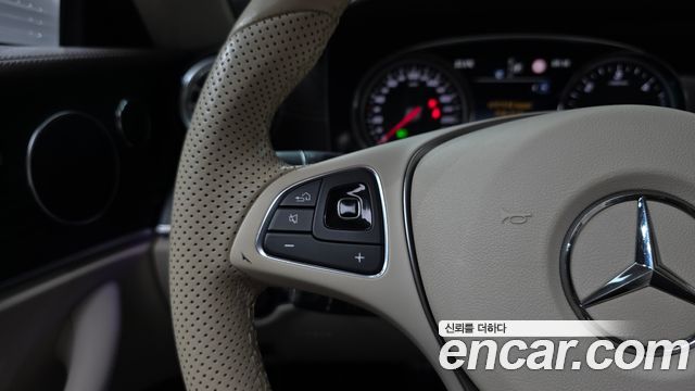 Mercedes-Benz E-Class (W213) E220d Cabriolet 2018 — фото 20