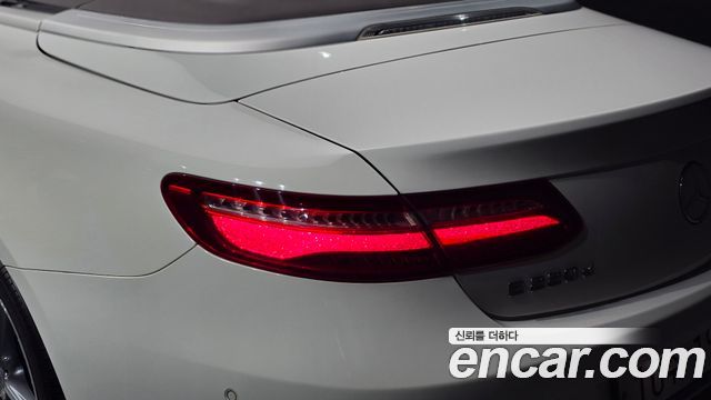 Mercedes-Benz E-Class (W213) E220d Cabriolet 2018 — фото 23
