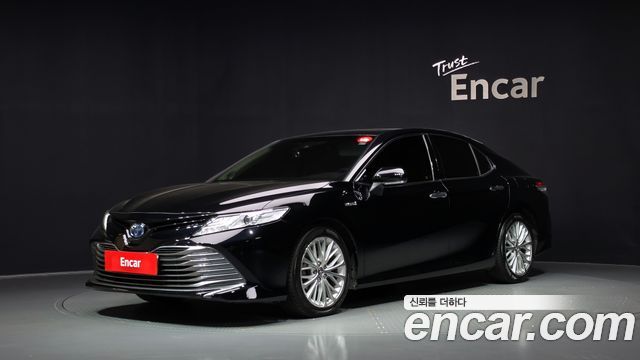 Toyota Camry (XV70) 2.5 XLE Hybrid 2019 — фото 1