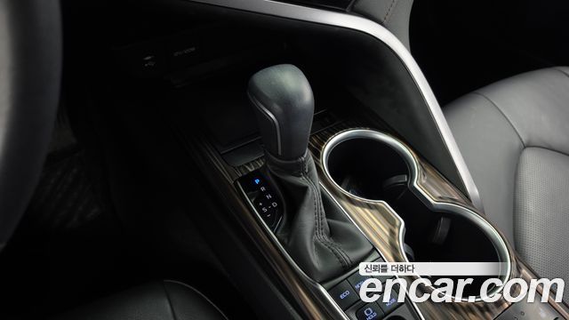 Toyota Camry (XV70) 2.5 XLE Hybrid 2019 — фото 9